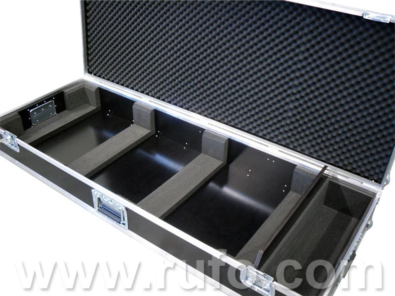 Yamaha Tyros 4 m/siderom - Flightcase