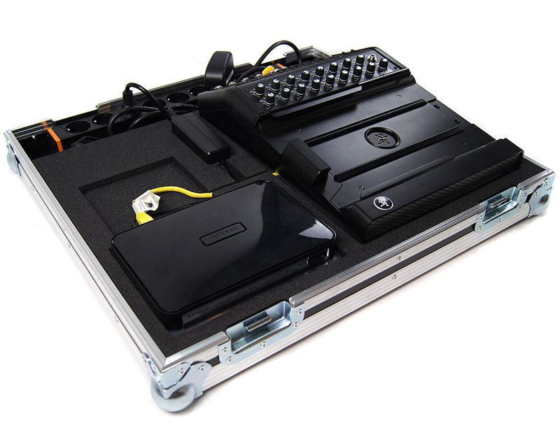 Mackie DL1608 - Flightcase